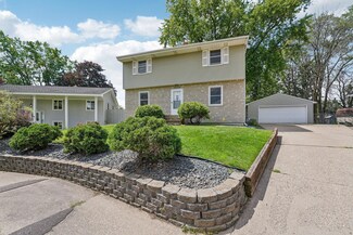 2054 Mesabi Ave, Saint Paul, MN 55109
