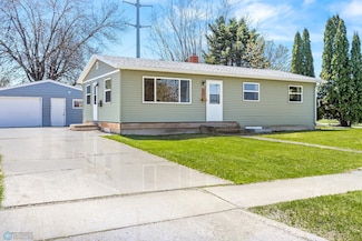 401 3rd Ave E, West Fargo, ND 58078