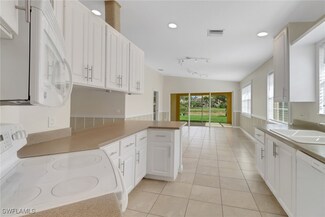 7933 Umberto Ct, Naples, FL 34114
