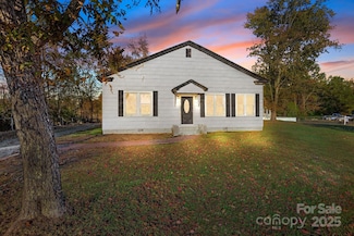 401 Julius Chambers Ave, Mount Gilead, NC 27306