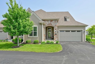 1502 Paddock Ct Unit 59, Oconomowoc, WI 53066