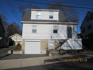 8 Mayfair St, Lynn, MA 01904