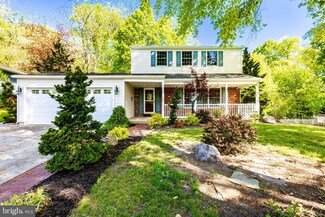 24 Cedar Creek Dr, Clementon, NJ 08021