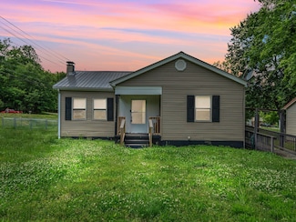 100 Park Cir, Waverly, TN 37185
