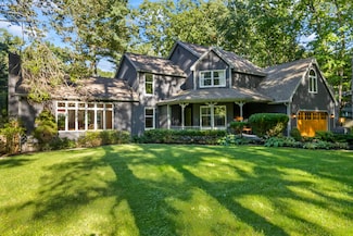 14 Chestnut Rd, Brunswick, ME 04011
