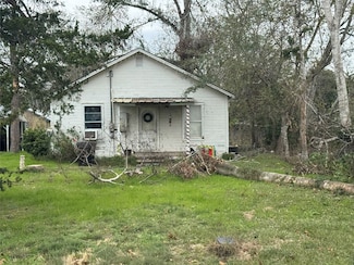 514 Ellwood St, El Campo, TX 77437