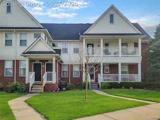 53724 Newberry Dr Unit 127, Chesterfield, MI 48051