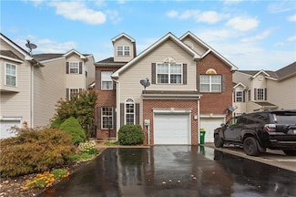 5815 Fresh Meadow Dr, Macungie, PA 18062