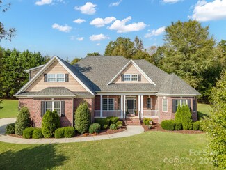 683 Briarwood Dr, Clover, SC 29710