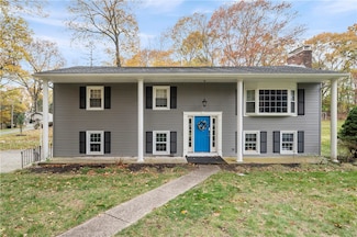 11 Secluded Ct, Cumberland, RI 02864