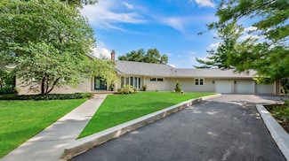 5006 W Lake Shore Dr, Wonder Lake, IL 60097
