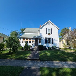 530 N Henry St, Crestline, OH 44827