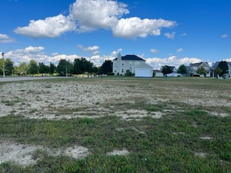 160 Isbell Dr, Sugar Grove, IL 60554