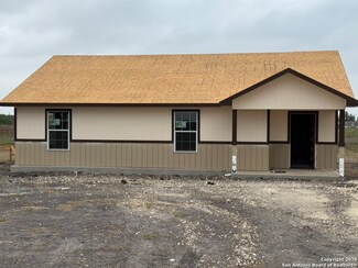 450 County Road 679, Natalia, TX 78059
