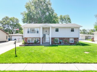 516 Cherry Hill Rd, Dyer, IN 46311