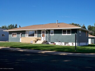 108 Montana Ave, Mott, ND 58646