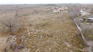 18937 La Gloria Rd, Elmendorf, TX 78112