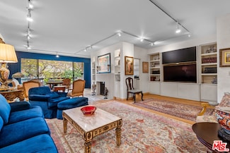 325 N Oakhurst Dr Unit 300, Beverly Hills, CA 90210