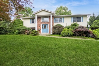 2 Demarest Rd, Spring Valley, NY 10977