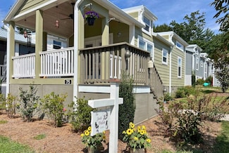 75 Highland Hollow Ln, Flat Rock, NC 28731