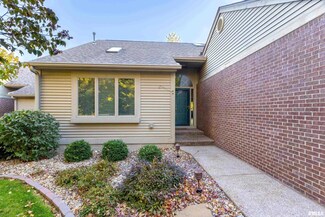 3324 37th Avenue Dr, Moline, IL 61265