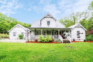 6201 Rosewood Ln, Byrnes Mill, MO 63051