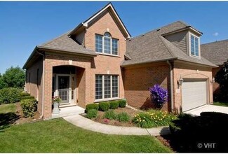 1052 Catherine Ave Unit 824A, Naperville, IL 60540
