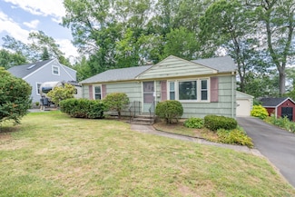 42 Hepworth St, Bristol, CT 06010