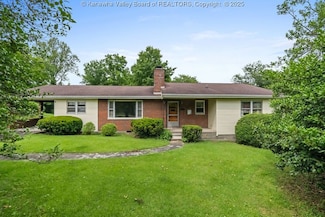 133 Franklin Ave, Madison, WV 25130