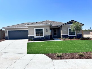 7519 Crown Heights St, Bakersfield, CA 93311