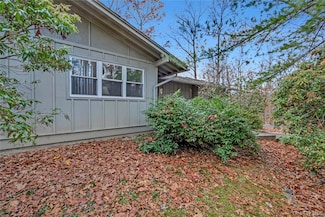 11 Charnwood Dr, Suffern, NY 10901