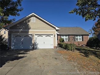 5544 Bear Creek Cir, Fayetteville, NC 28304