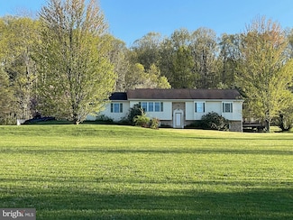 64 Maple Ln, Port Royal, PA 17082