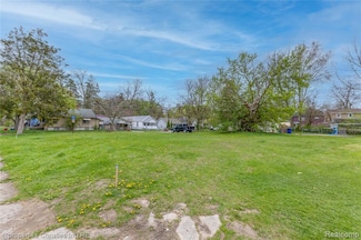 8 Myra Ave, Pontiac, MI 48341