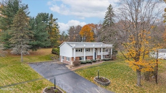 27 Habel Ln, Schenectady, NY 12302