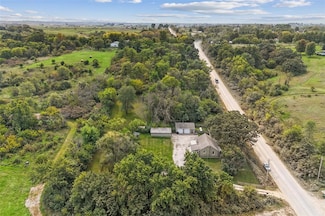 4553 10th Ave, Cumming, IA 50061