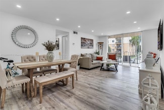 9310 Fontainebleau Blvd Unit 201, Miami, FL 33172