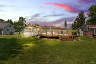 13673 Young Dr, Hudson, MI 49247