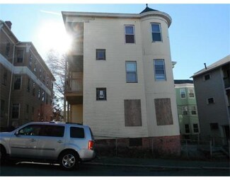 6 Pattison St, Worcester, MA 01604