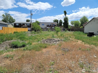 211 W 7th St, Warden, WA 98857
