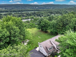 399 Jessica Ct, Brodheadsville, PA 18322