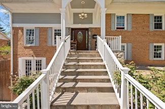 10710 Stoneyhill Dr, Silver Spring, MD 20901