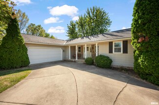 16 Beaver Creek Dr, East Peoria, IL 61611