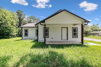 139 SW 100th St, Augusta, KS 67010