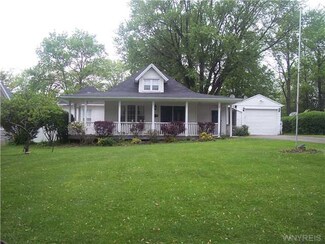 34 Lotus Bay Rd, Irving, NY 14081