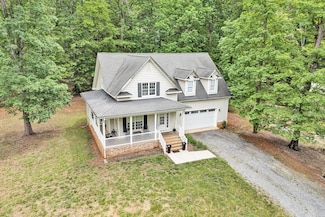 1309 W Pine Ridge Rd, Huddleston, VA 24104