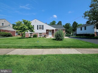 405 Sir Galahad Dr, Brookhaven, PA 19015