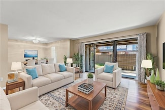 7433 W 102nd Ct, Overland Park, KS 66212