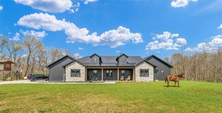 15295 E Co Road 150 N, Charleston, IL 61920
