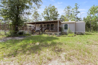 3361 Yvonne Dr, Chipley, FL 32428